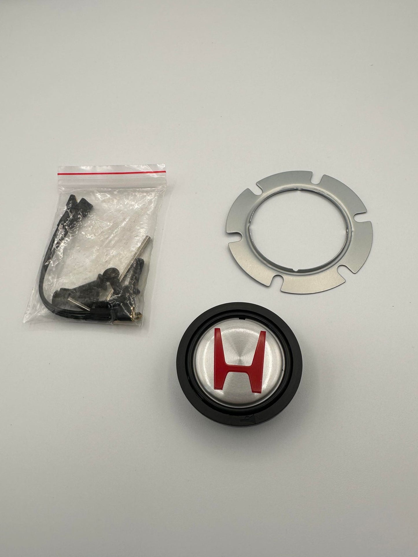 Momo Steering Wheel - Deep Dish / Honda Badge